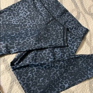 Zyia Stone Leopard Scrunchy Light n Luxe